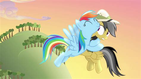 Image - Rainbow Dash hugging Daring Do S4E04.png | My Little Pony ...