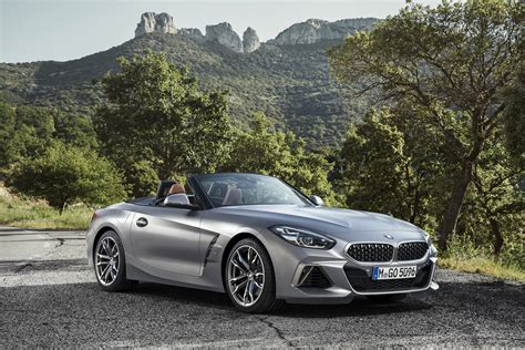 BMW reveals new Z4 M40i Roadster machine