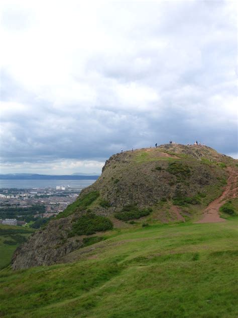 Arthur's Seat, Edinburgh (Scotland) | Places to see, Edinburgh scotland, Natural landmarks