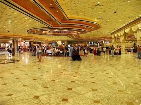 Panoramio - Photo of Las Vegas - Usa - MGM Grand Hotel, the Lobby | Las vegas usa, Grand hotel ...