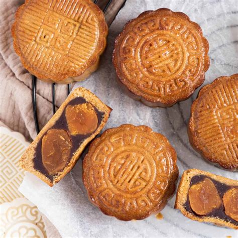 Classic Traditional Mooncakes Recipe - Catherine Zhang