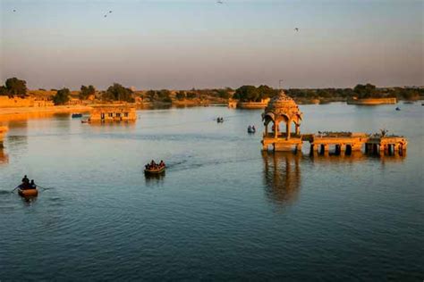 Boat Ride in Gadisar Lake Jaisalmer Entry Fee, Visit Timings, Things, Boating