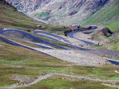 BABUSAR PASS: PICTURESQUE LOCATION - Tripako