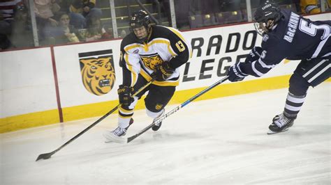 College hockey: There are plenty of souvenirs to go around as freshmen ...