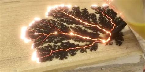 Canadian Woodmaker Uses Electricity to Burn Beautiful Patterns Into Wood