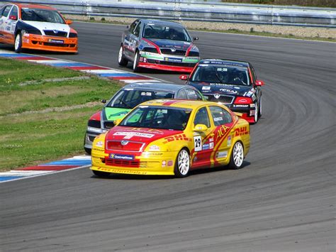 Wyścigi Samochodowe Sportowych · Darmowe zdjęcie na Pixabay