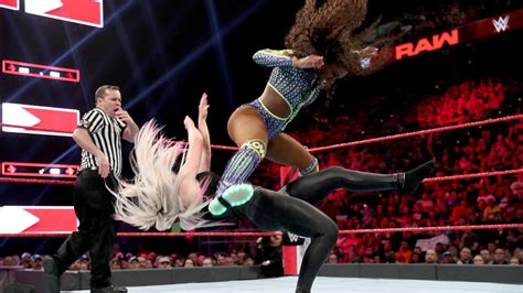 Naomi vs. Alexa Bliss: photos | WWE