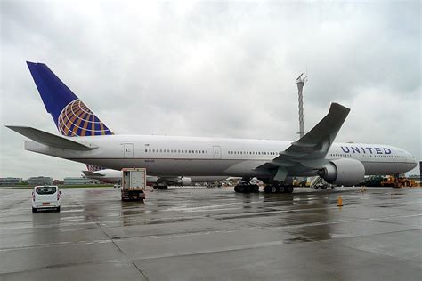 United Airlines Fleet Boeing 777-300ER Details and Pictures