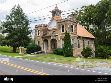 CHUCKEY, TN, USA-10/2/18: The Upper Room, a rural church in Chuckey, TN ...