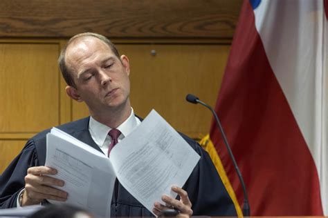 Lawyers and judge hash out juror questions for Powell and Chesebro ...