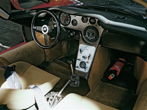 ALFA ROMEO 33 Stradale Specs & Photos - 1967, 1968, 1969 - autoevolution