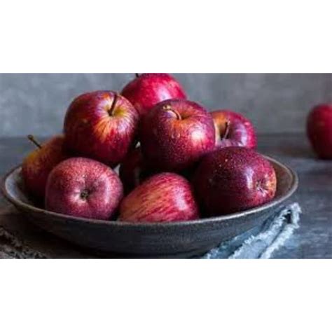 Kashmiri Apple at 60.00 INR at Best Price in Kolkata, West Bengal | Alam Fresh Farm Pvt Ltd