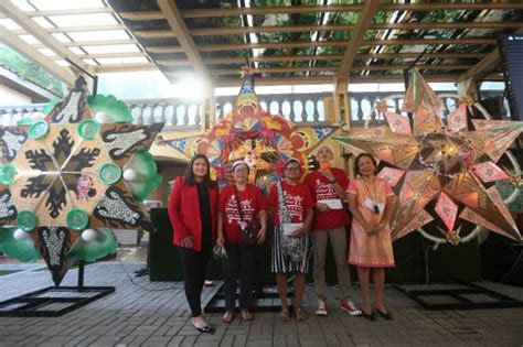 Villars award winners of Parol Making Contest | BMPlus