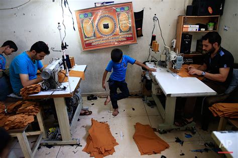 Syrian refugee children labor in Turkish factories — AP Photos