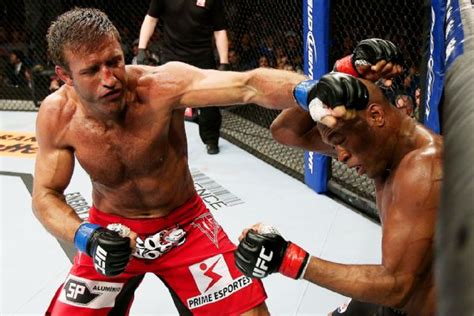 Bonnar, fought in landmark UFC bout, dies at 45 | 15 Minute News