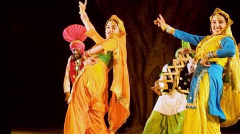 Nanane puuadhe Hatthye – Boliyan for Giddha, Malwai Giddha, & Bhangra Dance