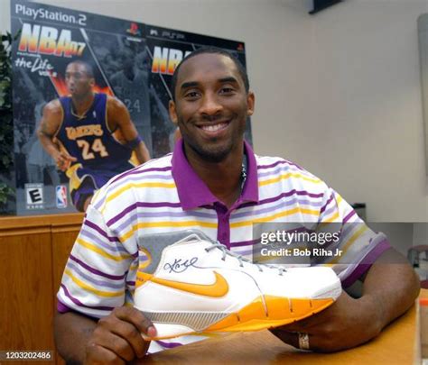 3,059 Kobe Bryant 2006 Stock Photos, High-Res Pictures, and Images ...