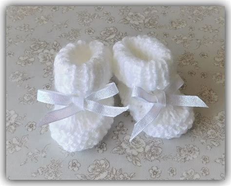 Marianna's Lazy Daisy Days: Lazy Daisy Preemie Baby Booties