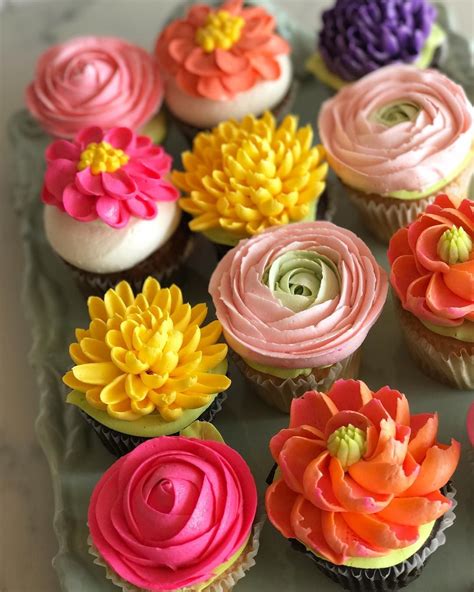 Delicious Buttercream Flowers to Satisfy Your Sweet Tooth