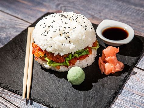 Avocado and salmon sushi burger – Artofit