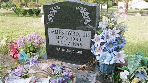 James Byrd Jr's killer executed for notorious 1998 hate crime - BBC News