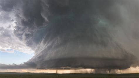 Twin tornadoes: 'Image of a lifetime' in Colorado