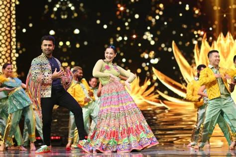 Hania Amir sets internet on fire with her dance moves at Hum Awards 2022