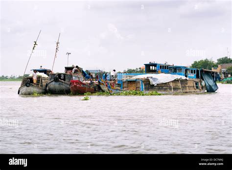 Mekong Delta, Vietnam - floating market Stock Photo - Alamy