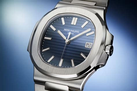 Patek Philippe Introduces the New Nautilus 5811/1G In White Gold - GREY ...