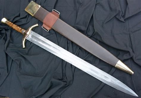 Medieval Broadsword With 28" (Twist Damascus Steel Blade) | Products | KAPPETIJN KNIVES