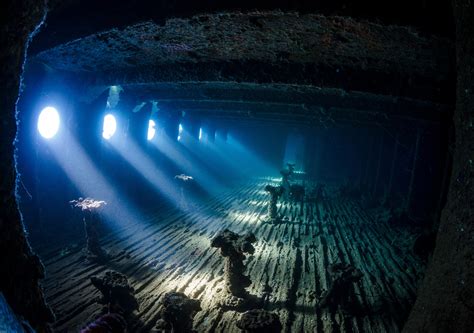 Download Boat Ship Light Underwater Vehicle Wreck 4k Ultra HD Wallpaper