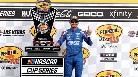 Kyle Larson wins first NASCAR Cup race since suspension for racial slur - ESPN