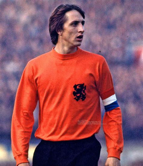 tphoto on Twitter: "Johan Cruyff 14(Holland) Holland vs Belgium 0-0, qualify match for world Cup ...