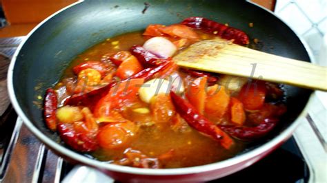 Munna & Mittoo's Kitchen Chronicles..: Neer dosa with Tomato Chutney