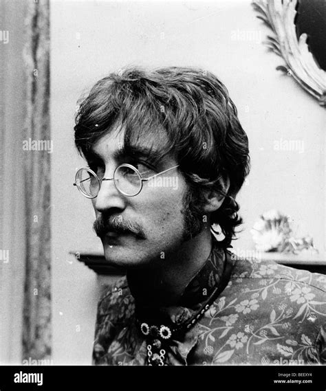 John lennon hi-res stock photography and images - Alamy