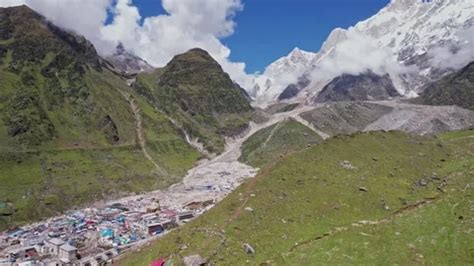 An aerial view of the Kedarnath Temple a... | Stock Video | Pond5