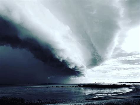 Stormchaser delight as cyclone sky show lights up Broome | The West ...