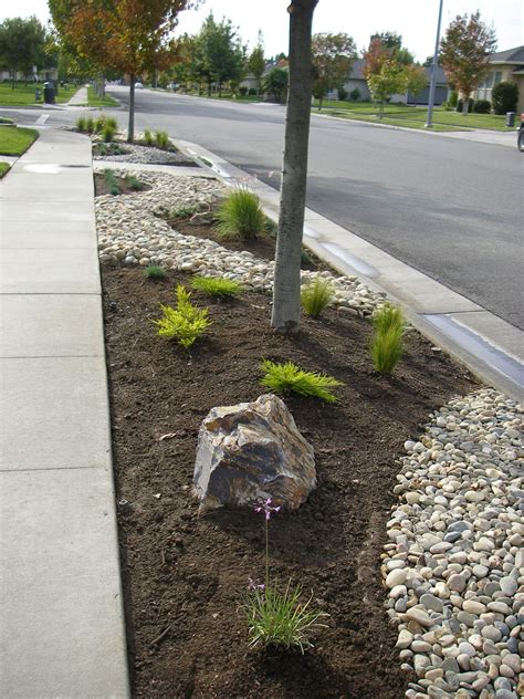 Simple Landscaping Design Ideas for Backyard | Landscaping with rocks, Sidewalk landscaping ...