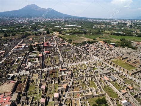 Aerial view of pompeii | Ruins of Pompeii, Italy — Stock Photo © gustavofrazao #117980982