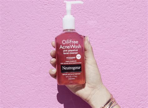 Review: Neutrogena Oil Free Acne Wash (Does It Work?)