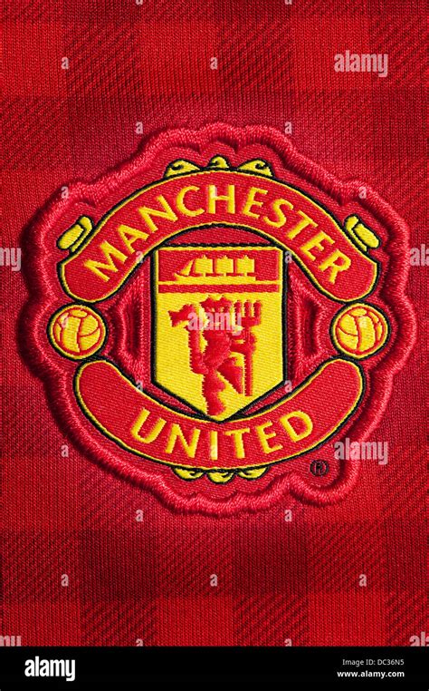 Man utd crest hi-res stock photography and images - Alamy