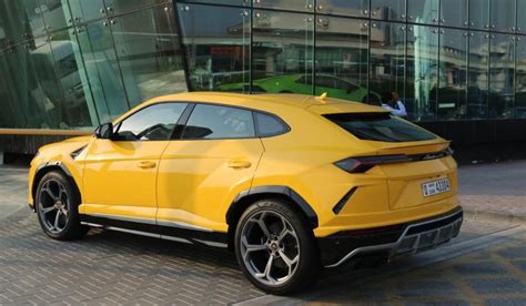 Lamborghini Urus (Yellow)