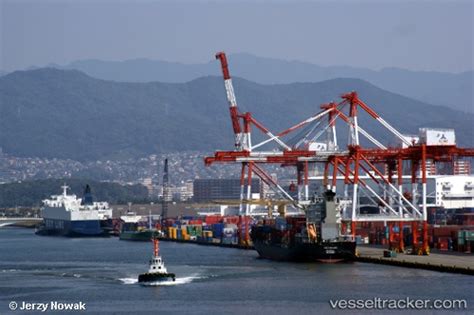 Port of Hakata in Japan - vesseltracker.com