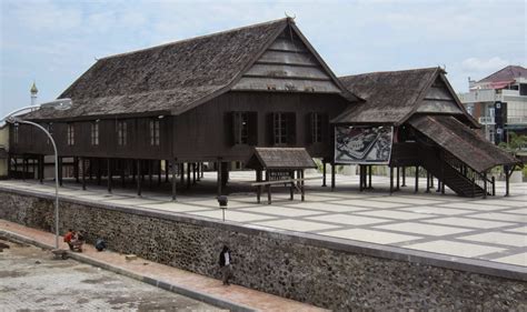 Wisata Sejarah Museum Balla Lompoa Gowa | Aneka Wisata Nusantara