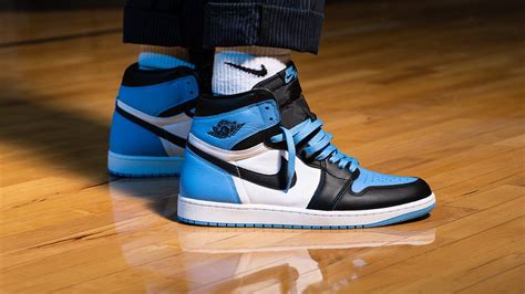 Jordan 1 Retro High OG "University Blue"