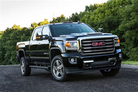 2017 GMC Sierra HD – Powerful Diesel Heavy Duty Pickup Trucks