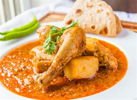 Koli Chicken curry (Navsacha Kombda) - Kali Mirch - by Smita