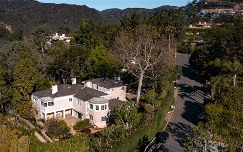 Inside Whoopi Goldberg’s Historic Real Estate Portfolio | Architectural ...