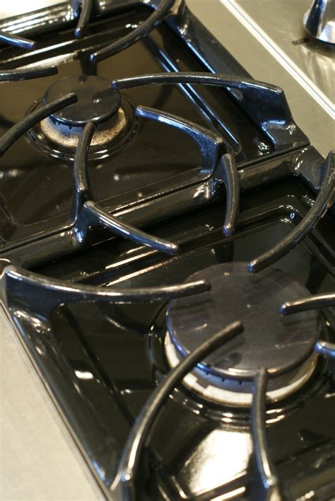 CLEAN YOUR STOVE BURNERS WITH EASE! - Dimples and Tangles