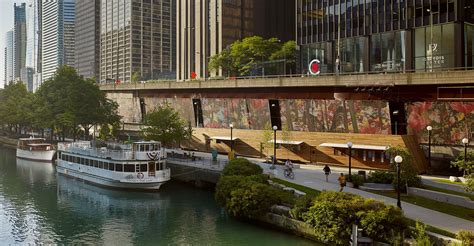 Chicago Riverwalk Ticket Booths – Eckenhoff Saunders